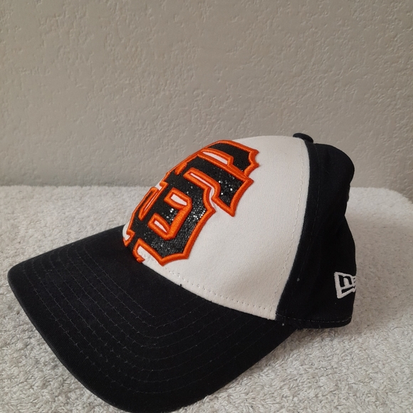 Giants - Picture 2 of 6